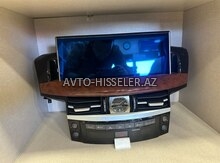 Lexsus 570, Tesla monitoru